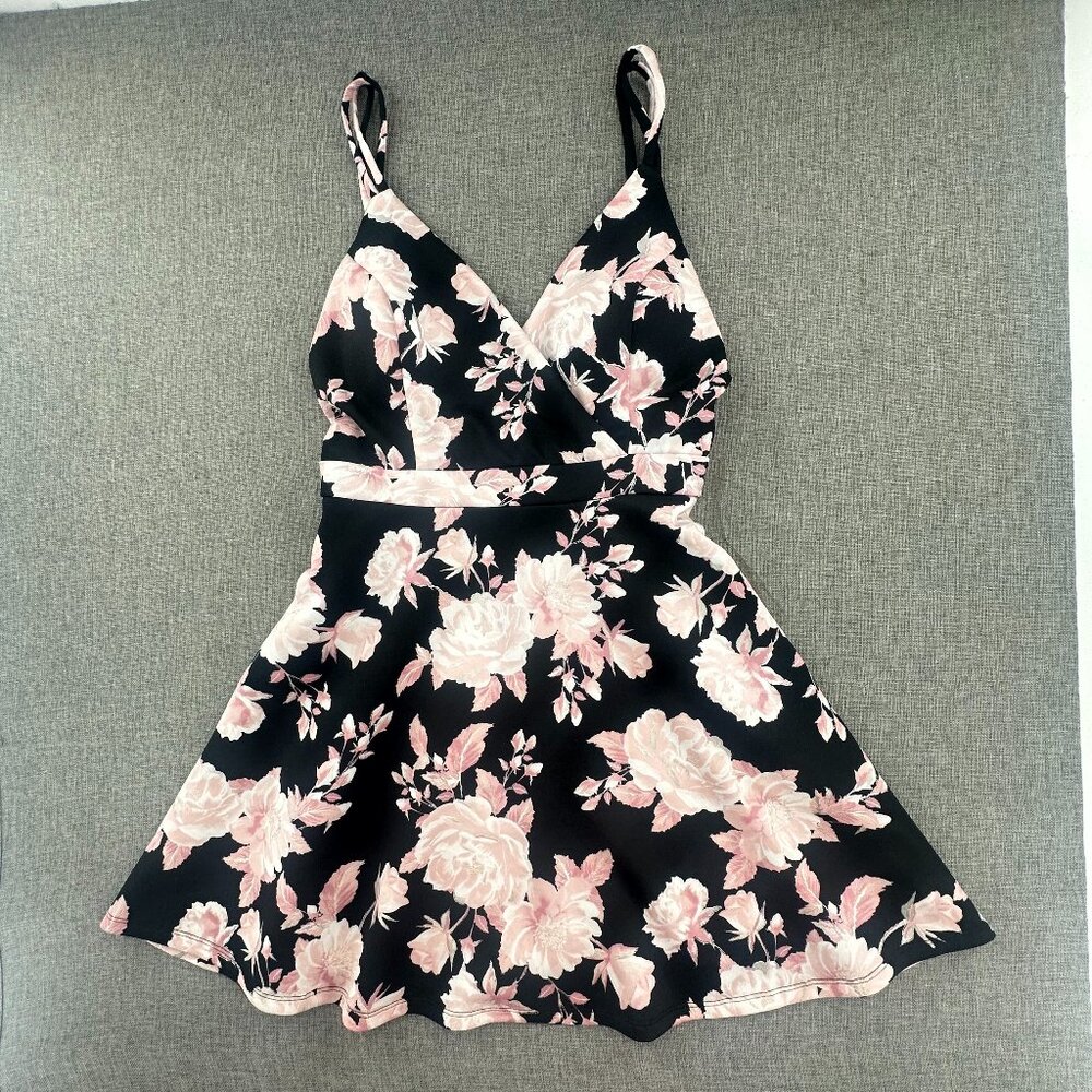Speechless Mini Dress Floral V-Neck Sleeveless Junior Medium Pockets